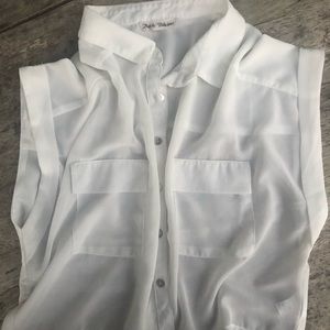 SALE🎉🎉 Hot and Delicious Creamy White Top